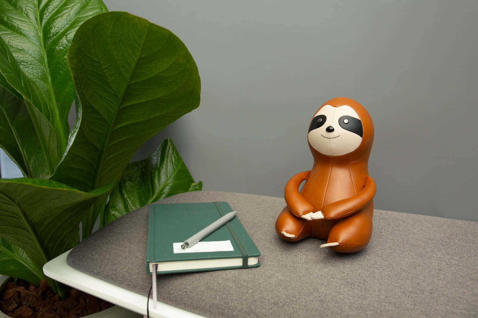 Zuny Paperweight | Intent Furniture and Home Decoration