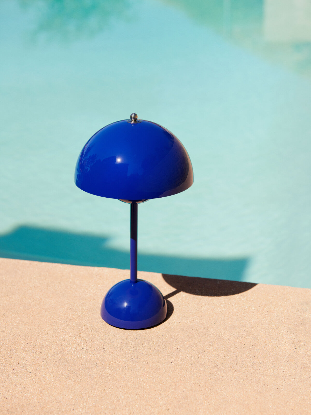 &Tradition Flowerpot VP9 Verner Panton 1968 - Cobalt Blue