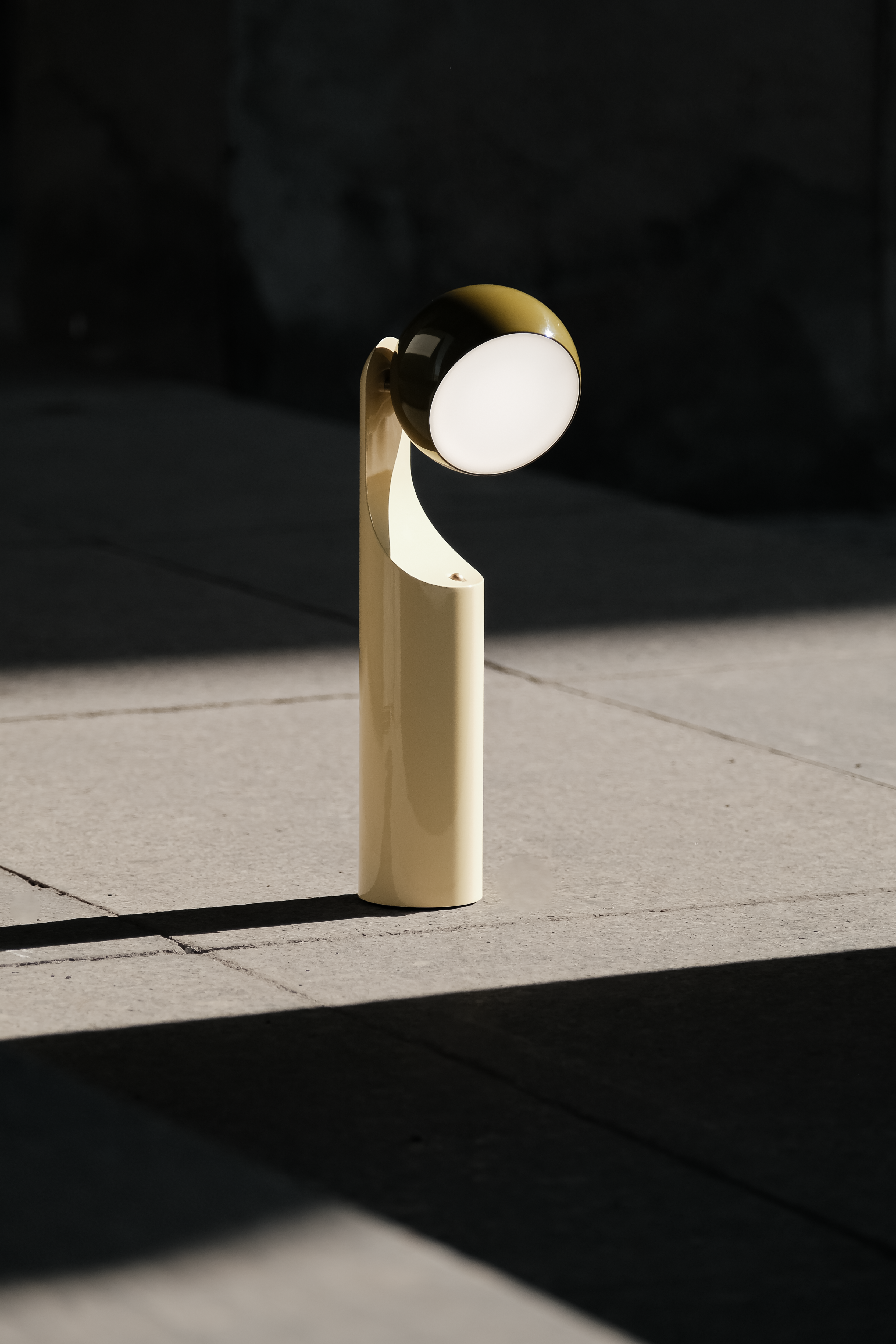 Mono Portable Reading Lamp - Verde Olive/Natural Yellow