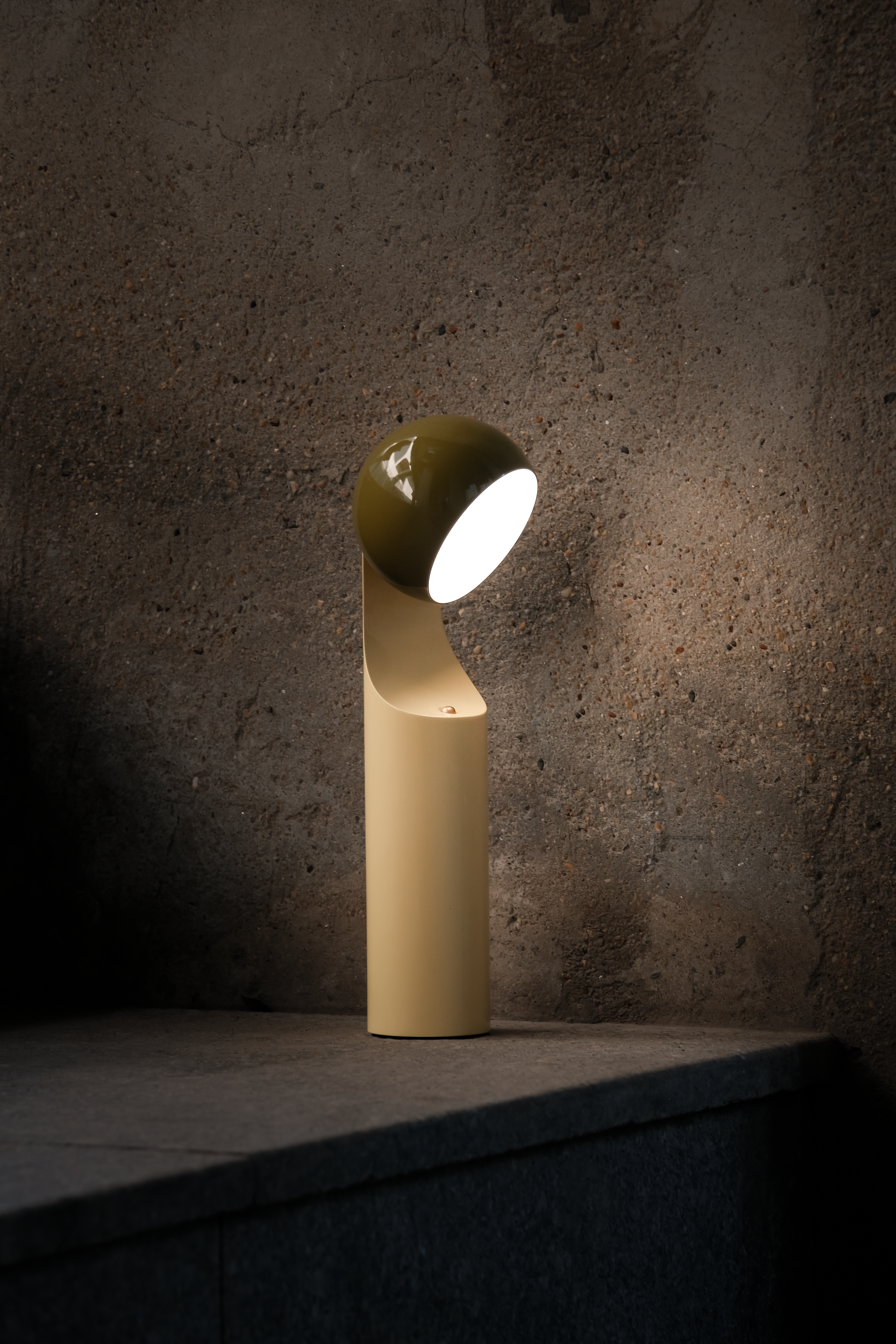 Mono Portable Reading Lamp - Verde Olive/Natural Yellow