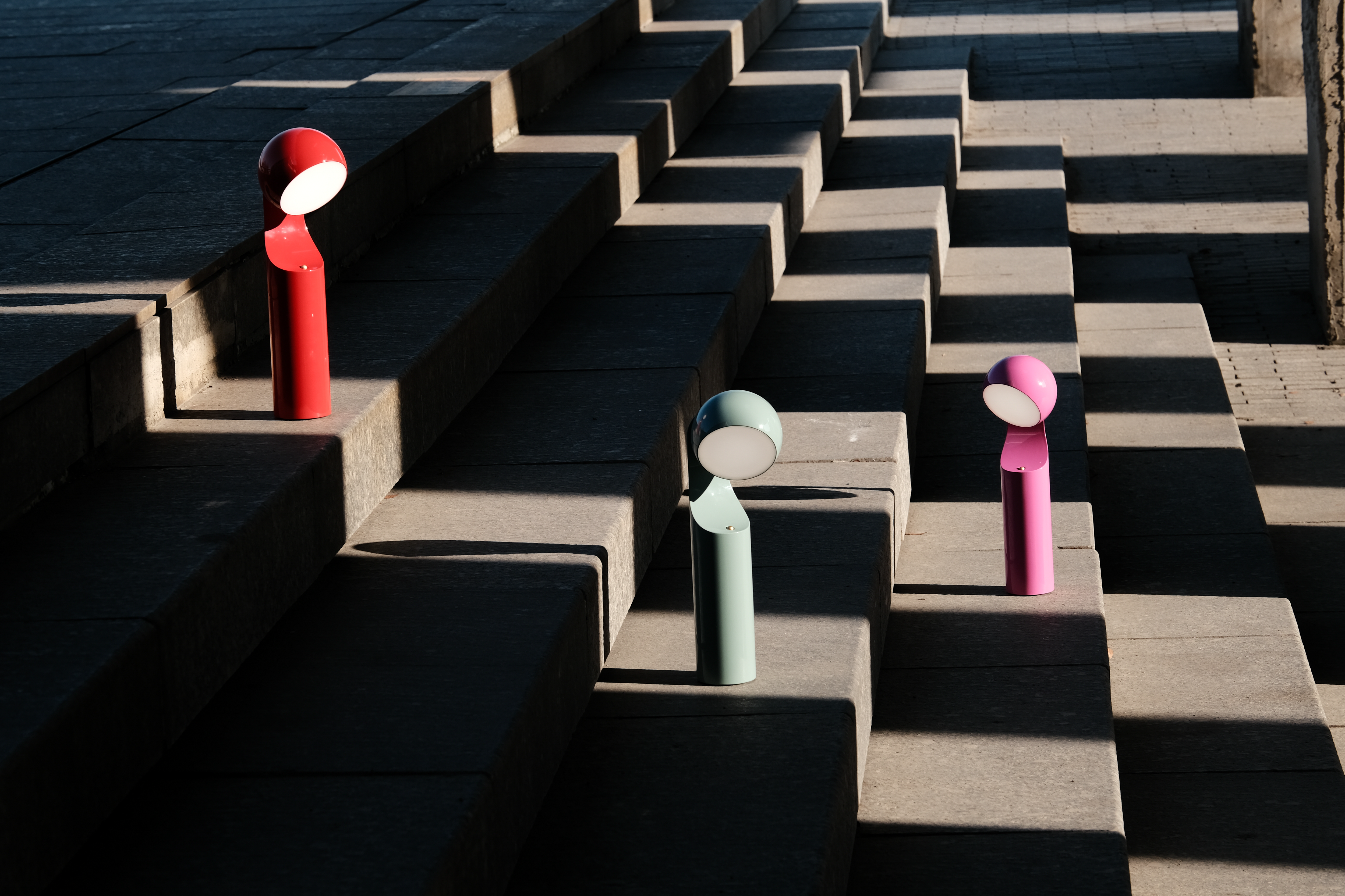 Mono Portable Reading Lamp - Bright Red