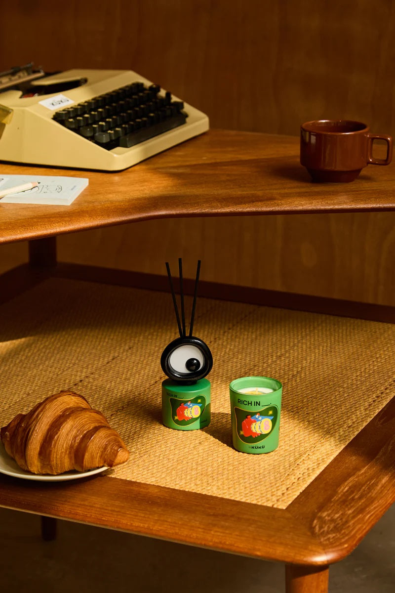 BIG EYE Scented Candle & Fragrance Diffuser - Rich in_. (Woody)