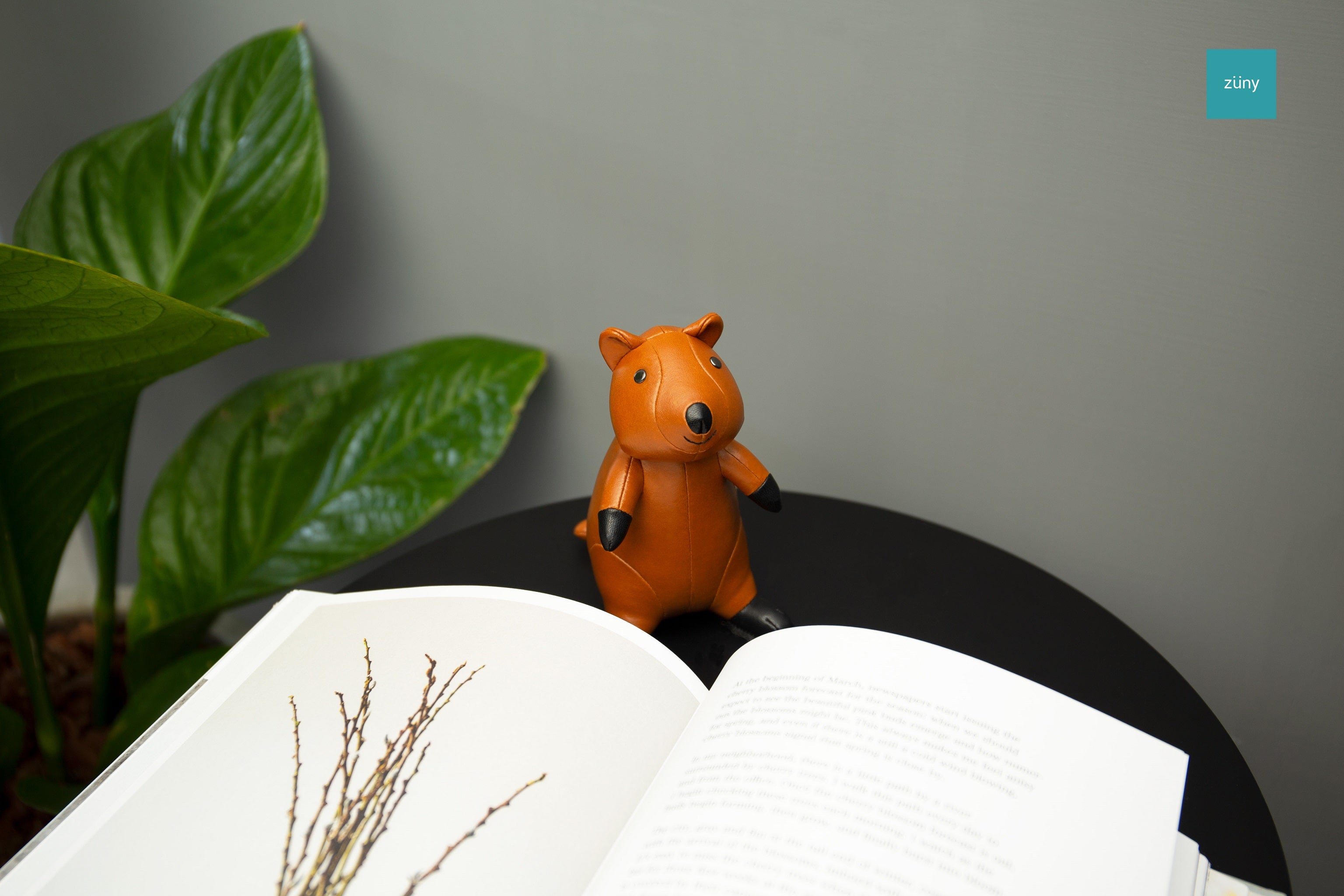 Zuny Quokka Bookend, Tan + Black