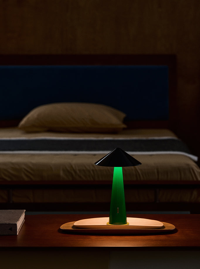 Tipsy Portable Lamp - Rich black/Emerald Green