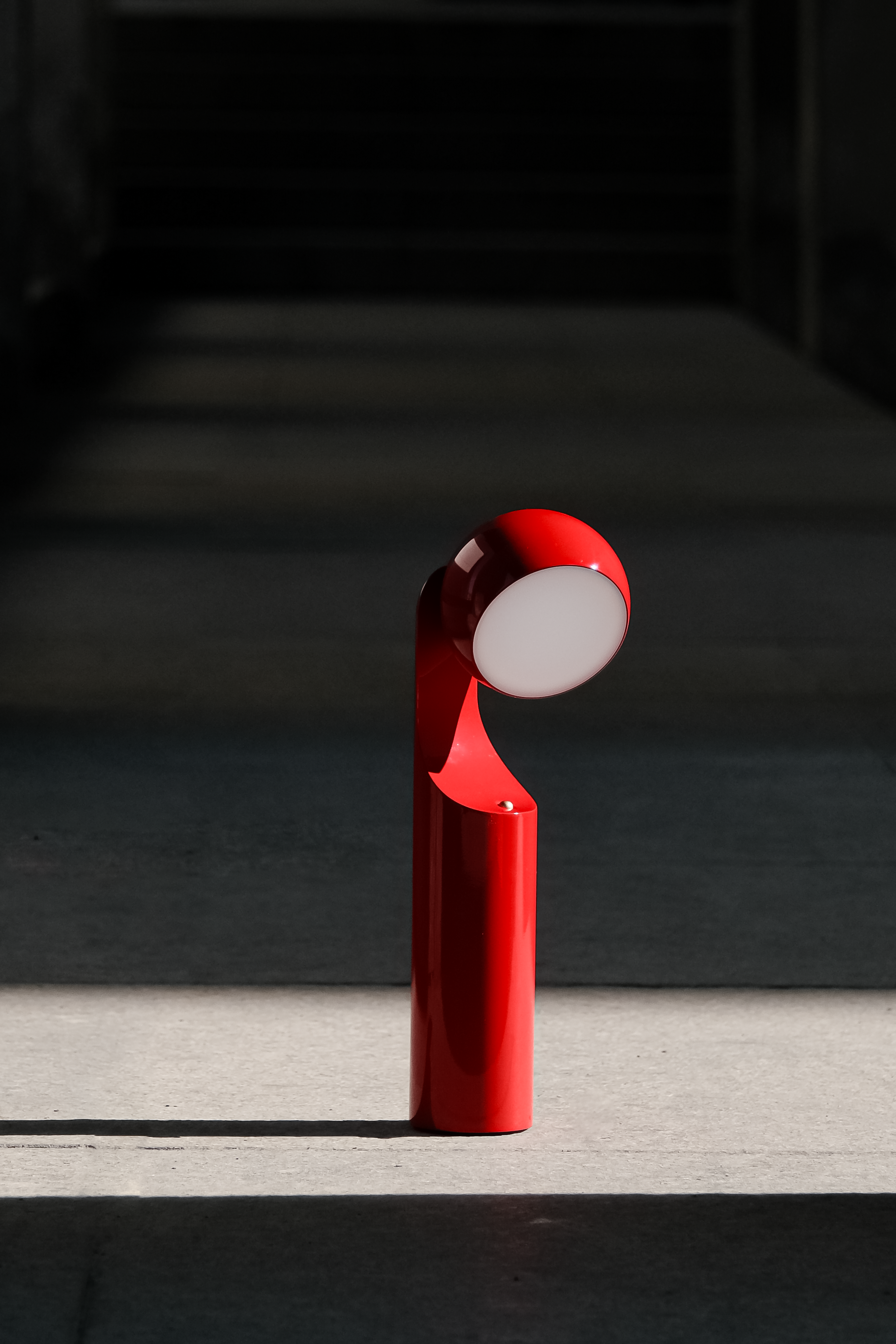 Mono Portable Reading Lamp - Bright Red