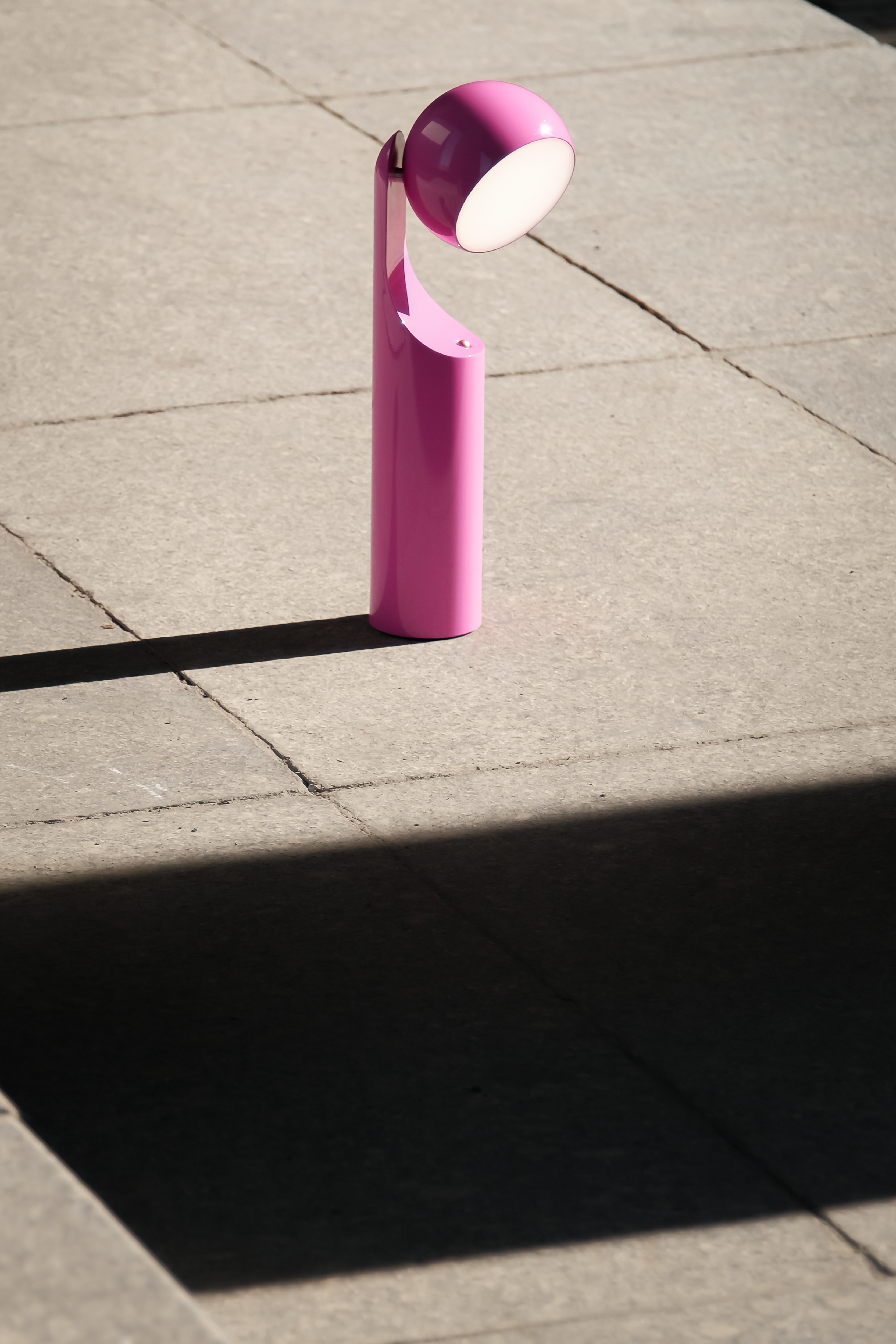 Mono Portable Reading Lamp - Hot Pink